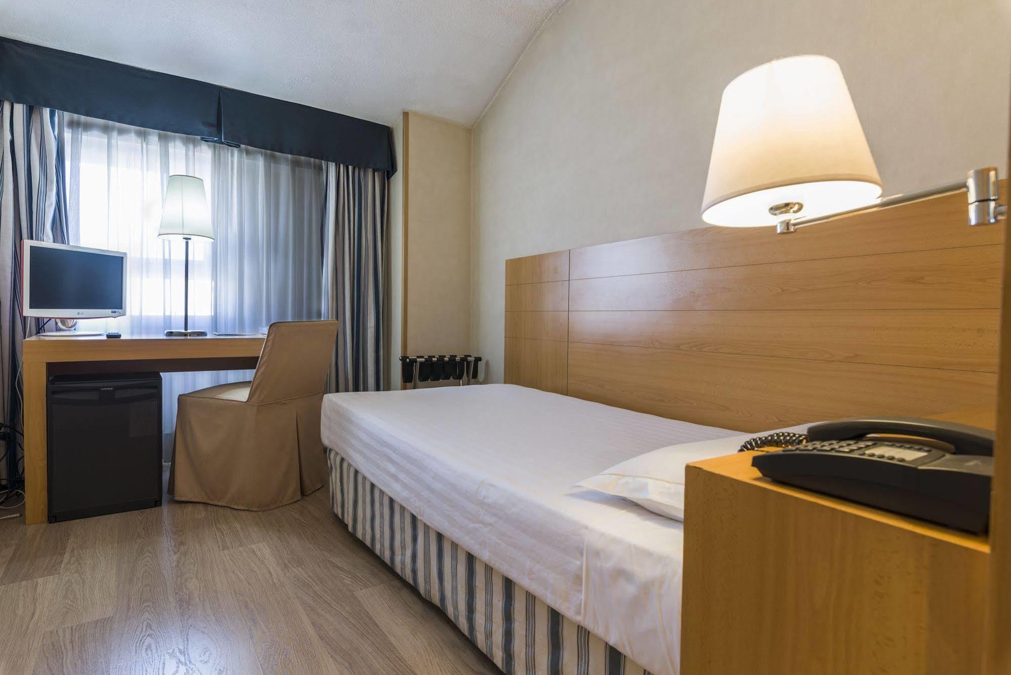 Hotel Infanta Mercedes Madryt